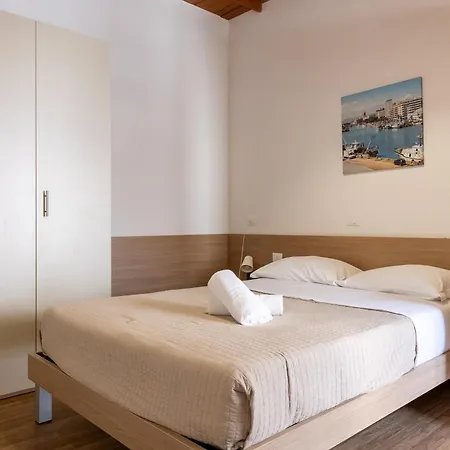 Acquacorrente - A Due Passi Dal Mare Penzion 3*